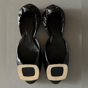 Roger Vivier Chips ballerina flats in patent leather with a gold-tone buckle 7